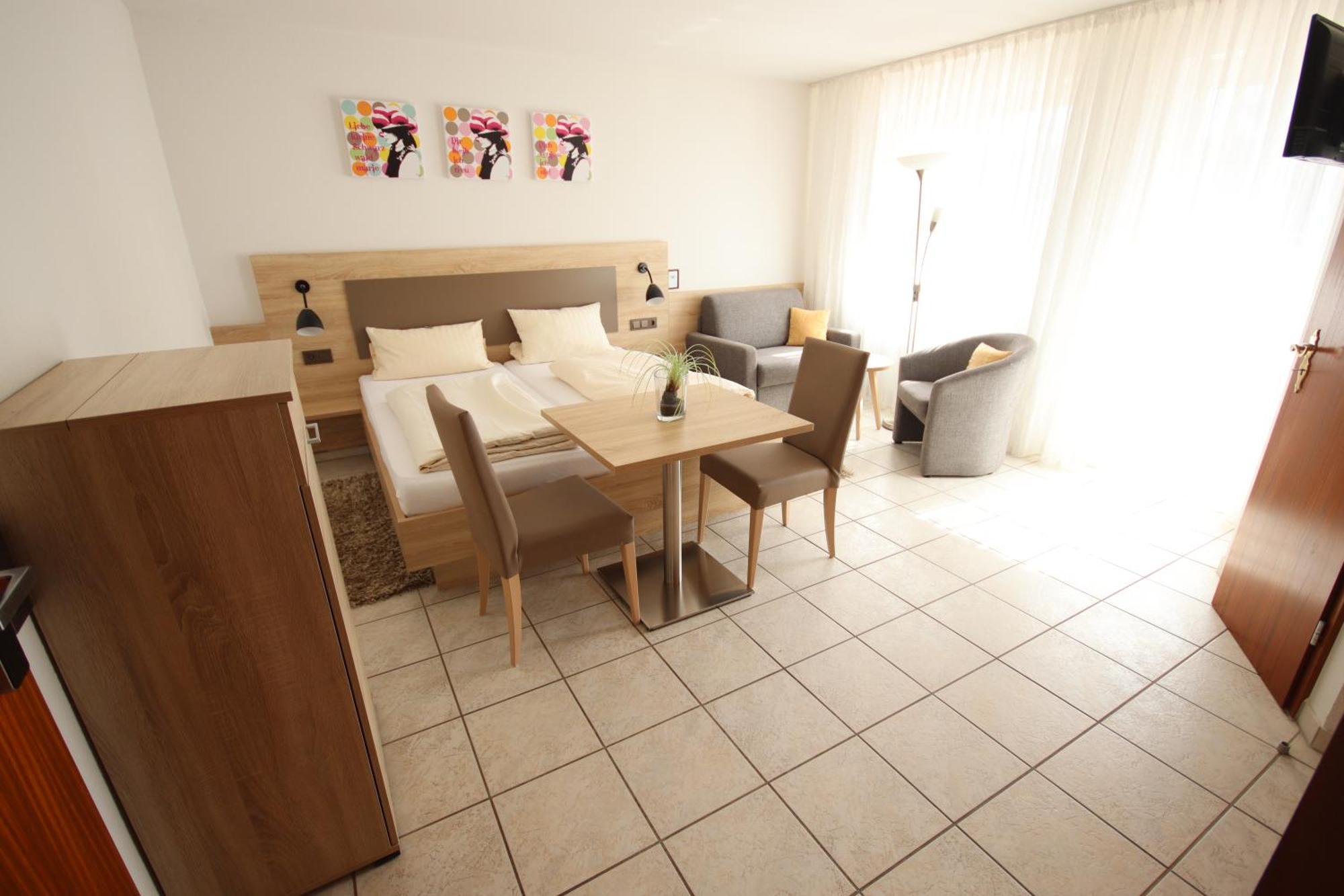 באד קרוצינגן Appartements Biedermeier מראה חיצוני תמונה